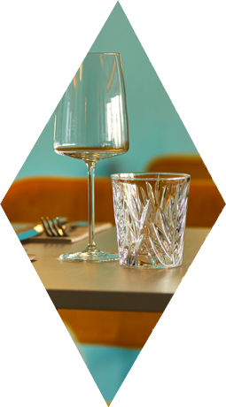 Hamburger Küche und norddeutsche Hausmannskost Das Reep Restaurant im Schmidt Theater auf St.Pauli von innen.